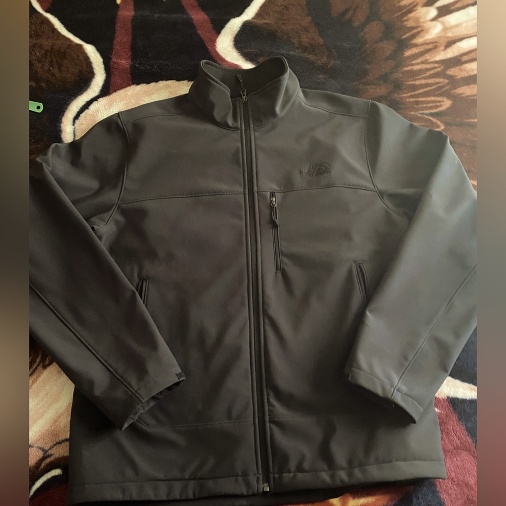 Black Men’s north face jacket like new
